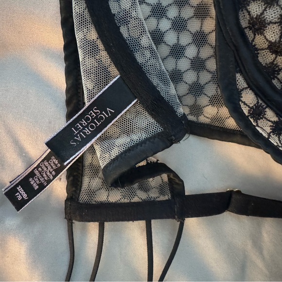 Victoria's Secret Black Lace Bra - Picture 6 of 6